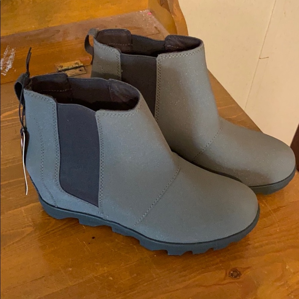Sorel wedge boots